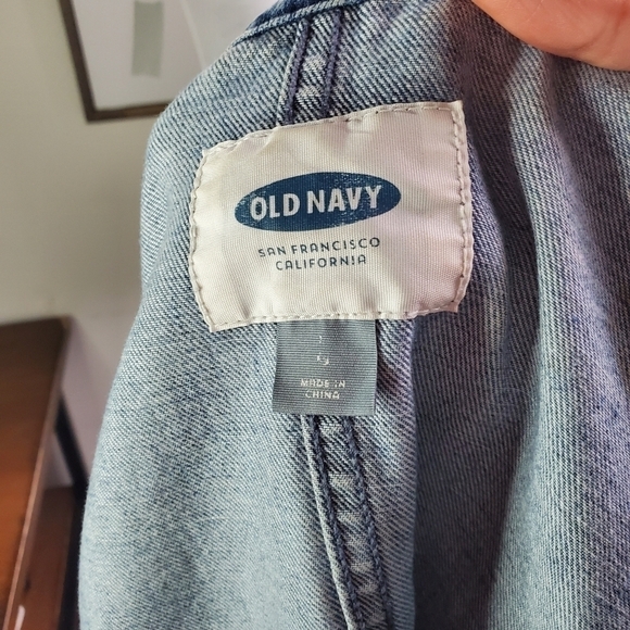 Old Navy Jean Jacket, Distressed with Pocket Blocking Size Large - Picture 11 of 11